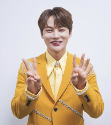 “헬기 타고 행사 뛰었다” … 몸값 200배 뛰어 대박난 가수는?