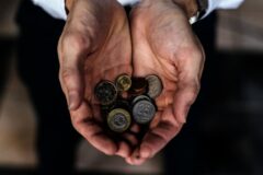 “60살 넘으면 알게 되는..” 살면서 돈이 가장 필요한 순간 TOP4