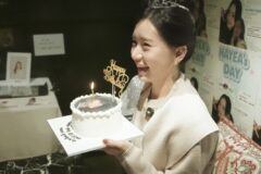 가수 송하예, 생일 카페 깜짝 방문…팬들과 특별한 만남
