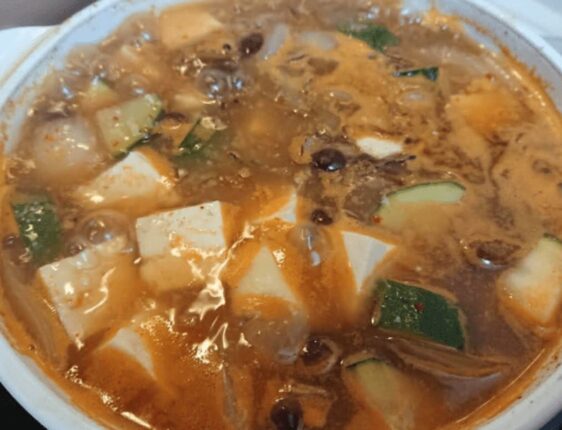 된장찌개 끓일 때 “이 2가지 재료” 추가하면 보약 10첩보다 좋아집니다.