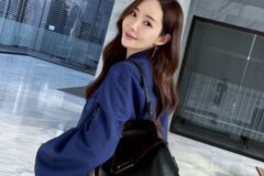 “지적인 우아함의 결정체” 박민영이 보여준 깊이 있는 청색 코트룩