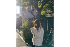 “햇살보다 눈부신 포근함” 서지혜가 보여준 로맨틱한 화이트 퍼 코트 차림