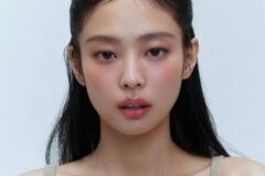 “사진전 수익에 사비 1억까지”…30번째 생일 기념 통큰 기부한 연예인은?