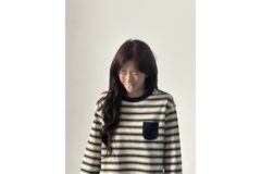 “줄무늬의 경쾌함이 살린 화사한 미모” 노정의가 보여준 내추럴 캐주얼