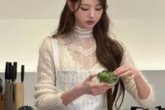 “에이프릴 룩도 화보처럼” 장원영만의 독보적인 아우라 느껴지는 코디