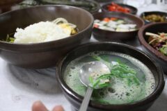 “사골국도 해장국도 아니었습니다” 전날 마신 술 독소 씻어내고 간세포 되살려주는 1위 국