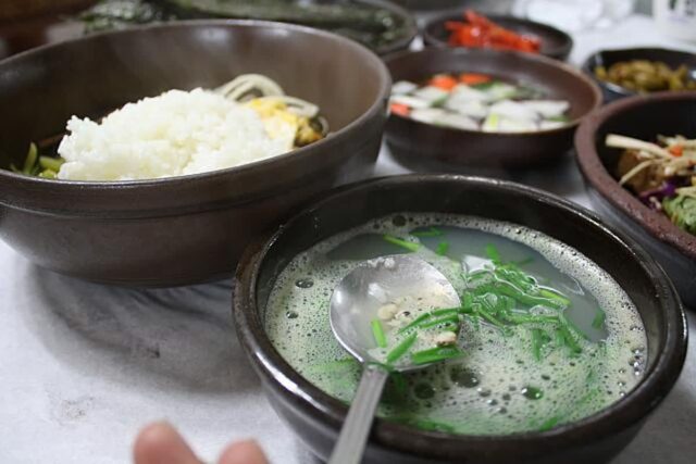 “사골국도 해장국도 아니었습니다” 전날 마신 술 독소 씻어내고 간세포 되살려주는 1위 국
