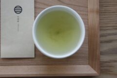 “커피 대신 한 잔씩 마셨더니..” 허리 통증 사라지고 척추 주변 근육 살려주는 천연 차
