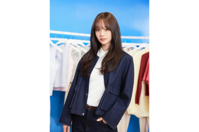 “네이비 데님 셋업으로 완성한 정갈한 워크웨어” 혜리가 보여준 세련된 데님 패션