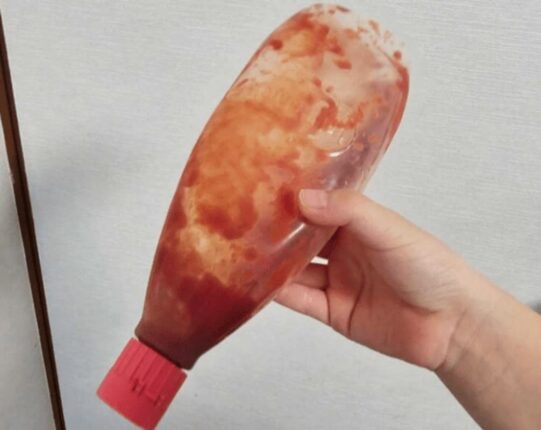 다 먹고 남은 케찹통 “이렇게” 활용하세요, 그동안 버렸던 거 후회합니다.