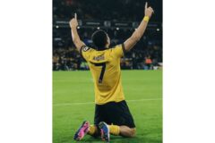 울버햄프턴, 리버풀 2-1 격파…홈에서 만든 값진 승리