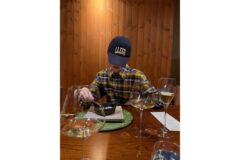 “레트로한 감성으로 완성한 데일리 룩” 송혜교가 보여준 힙한 가죽 재킷룩