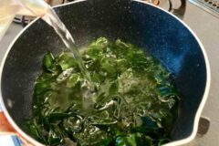 미역국에다 “소고기 대신 이것” 넣어 보세요, 한번 맛보면 깜짝 놀랍니다.