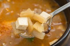 된장찌개 끓일 때 “두부 대신 이 음식” 넣어보세요. 일주일만 먹어도 뱃살 쏙 빠집니다.