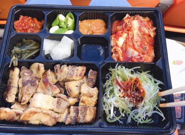 야구장 구단별 꼭 먹어야하는 음식.jpg