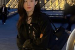 (덜어내니 더 귀티 나는) 요즘 고윤정 샤넬 가방 역대급이네..ㄷㄷ