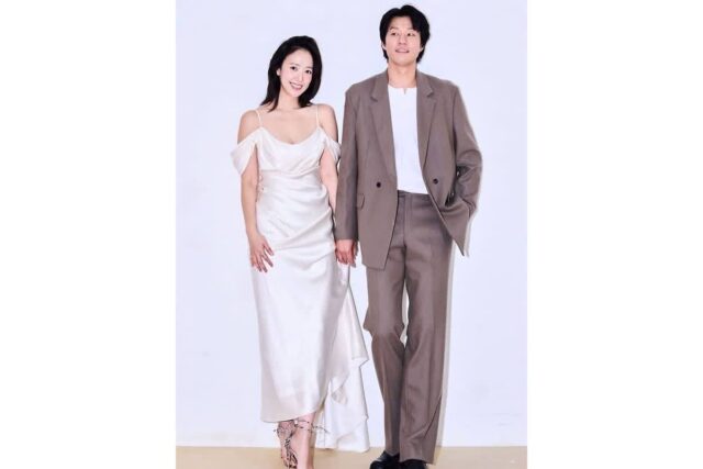 “15살 딸 둔 부부 맞아?” 결혼 15주년에 다시 웨딩드레스 입은 이유는