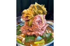 뼈가 산더미처럼 나오는 인심 좋은 감자탕 맛집 5곳