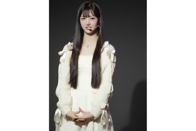 [NF포토] 걸그룹 S2IT 서브보컬 효빈, 데뷔 쇼케이스서 화사한 무대 매력 선보여