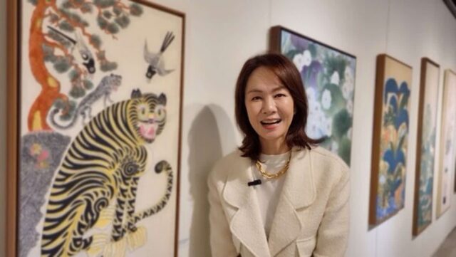장윤정, 민화 작가로 첫 개인전 개최…“꽃의 결, 시간을 피워내다”