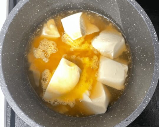 두부를 썰어서 “이 음식”을 부어보세요, 3분만에 밥도둑 반찬이 됩니다.