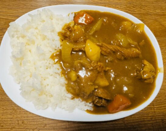 “물 제발 넣지 마세요” 카레에 넣으면 3배 맛있고 부드러워지는 ‘이 음식’