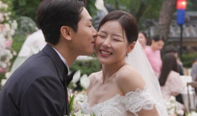전남편과 전전남편이 참석하는 새 결혼식