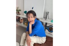 “미국 회사원에서 대한민국 대표 배우로” 한고은의 선명한 블루 니트룩
