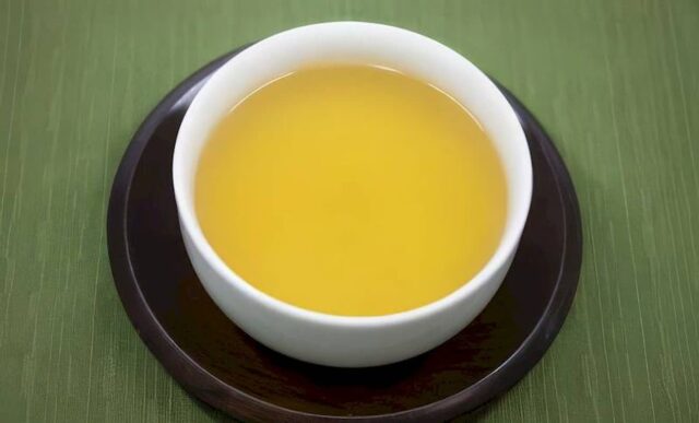 “커피 대신 물처럼 마셨을 뿐인데” 뱃살 쏙 빠지고 당뇨 고친 ‘3가지 천연 차’