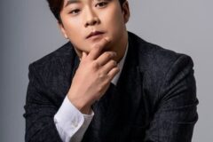 “천륜까지 끊었다”… 효자 가수, 집으로 날아온 ‘父 빚 독촉장’ 충격 사연은