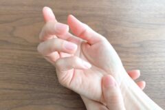 대부분 그냥 넘기던 “이 증상” 의사들이 말한 파킨슨병 초기증상입니다.