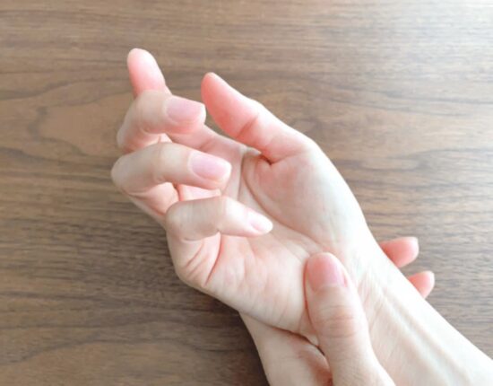 대부분 그냥 넘기던 “이 증상” 의사들이 말한 파킨슨병 초기증상입니다.