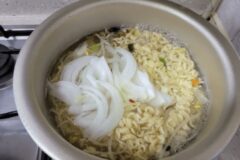 라면은 무조건 “이 방법”으로 끓이세요 조회수 100만회 터진 레시피입니다.