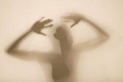 “제발 하지마라..” 늙어서 자식에게 미움받는 부모의 특징 4가지