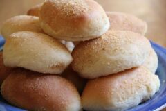 필리핀의 모닝빵 같은 존재 Pandesal