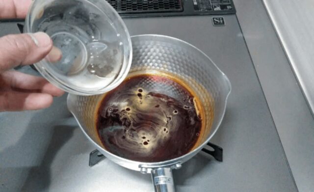 집 간장에다 “이 2가지 음식”을 넣어보세요, 30년 묵힌 전통 간장이 됩니다.