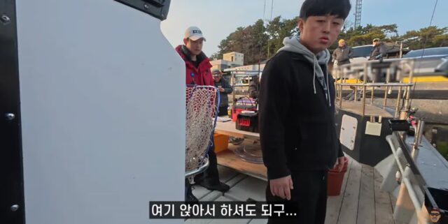 우연히 만난 구독자와 선상낚시한 유튜버 ㄷㄷㄷㄷ.jpg