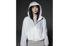나이키 스우시 바람막이 고인물도 갈아타는 무탠다드 봄자켓 봄아우터 미쳤네..