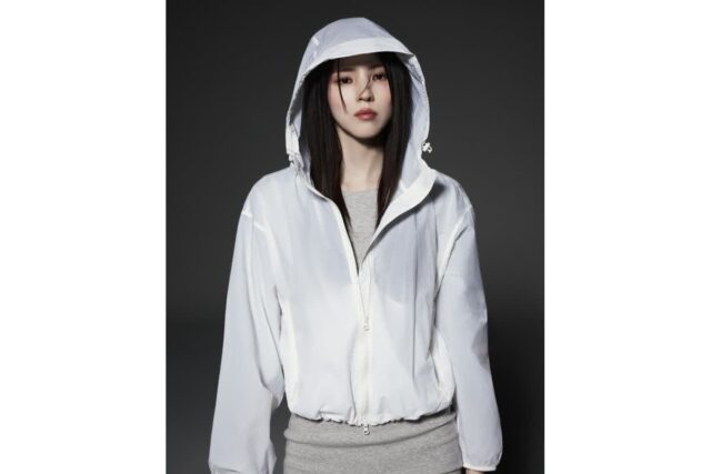 나이키 스우시 바람막이 고인물도 갈아타는 무탠다드 봄자켓 봄아우터 미쳤네..