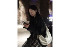 “이마 드러낸 노뱅 헤어의 정석” 류이서만의 청순하고 맑은 흑발 긴 생머리