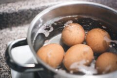 계란 삶고 바로 찬물에 담그지 마세요! 30년차 주부도 놀란 계란 삶는 법