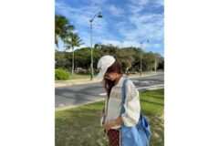 “꾸민 듯 안 꾸민 듯 럭셔리한 여행지 코디” 채정안의 믹스매치 애슬레저룩