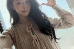 윈터 효과로 금방 품절될각.. 무신사 검색량 폭주한 ‘리본 가디건’