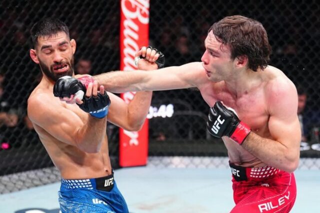 예블로예프, 머피 꺾고 20연승 질주…UFC 타이틀 도전권 눈앞