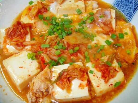 두부는 조리지 마세요 “이 방법”으로 만들어야 진짜 밥도둑이 됩니다.
