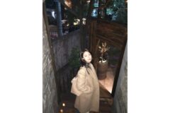 “막 찍어도 화보네”… 조명 없이도 빛나는 실물 체감 짤 주인공, 클래식 데일리룩