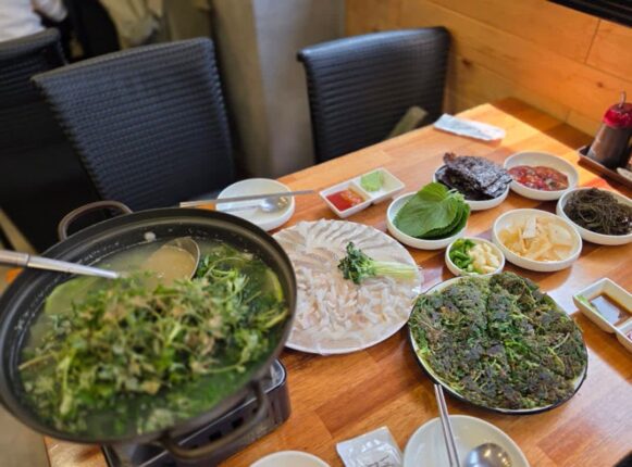 봄에 꼭 먹어야 되는 용산 도다리쑥국, 목포명가