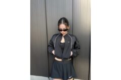 “AI가 질투할 실물 비주얼”… 블랙 셋업으로 힙한 매력 뽐낸 카리나, 스포티 테니스룩