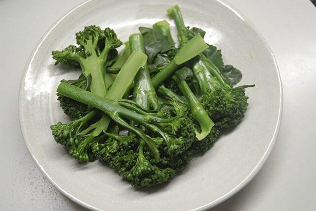 “이 채소 굽거나 찌면 영양소 다 날아갑니다” 암세포 굶겨 죽이려면 반드시 이렇게 드세요