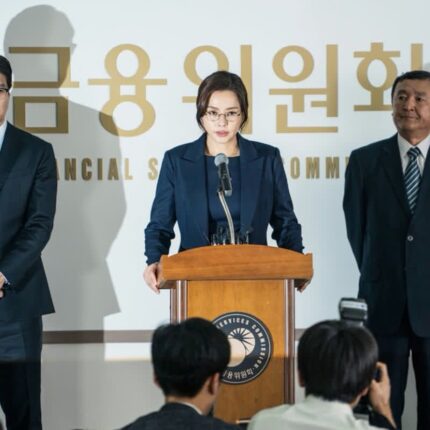 경제 좀 아는 사람이면 뒷목 잡고 쓰러진다? 넷플릭스 2위 오르며 재소환된 이 영화